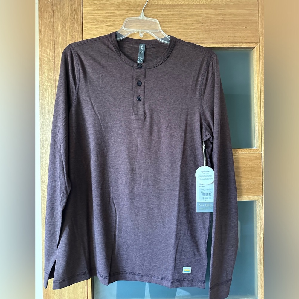 **NEW** Vuori Men's Long Sleeve Ease Performance Henley - Size Small